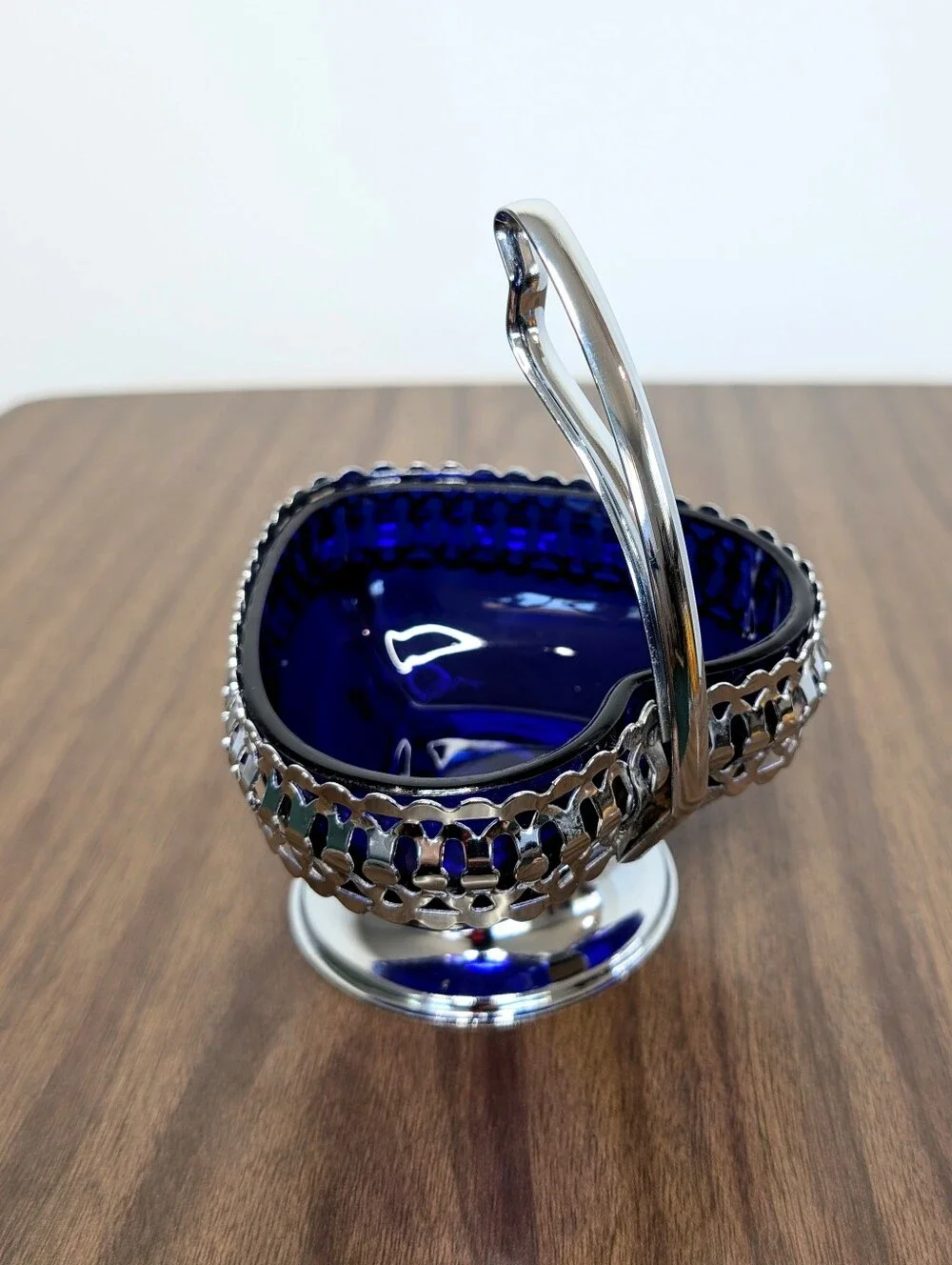 Vintage Cobalt Blue Glass Heart Shaped Bowl In Silver Tone Metal Handled Basket